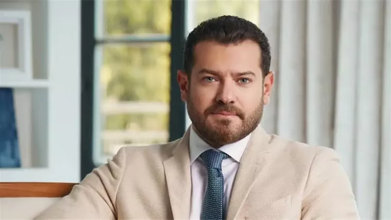 عمرو يوسف يطمئن الجمهور على صحة كندة علوش
