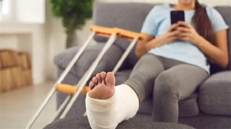 9 أطعمة تعزز سرعة التئام العظام المكسورة