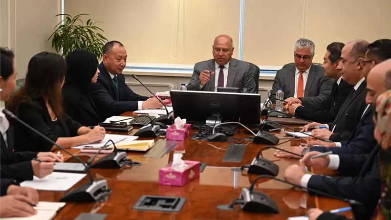 باستثمارات 1,65 مليار دولار.. إقامة مجمع مصانع على مساحة 3,75 مليون متر