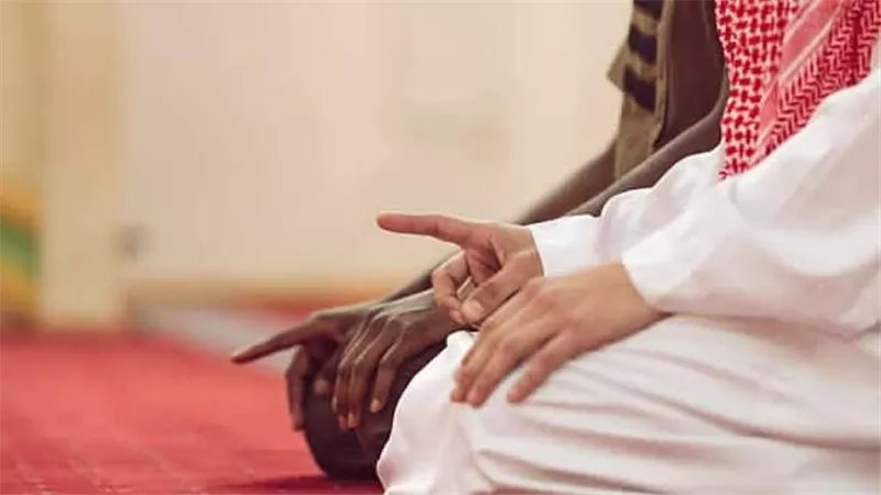 سر الدعاء بعد التشهد الأخير في الصلاة: حكمه وفضله