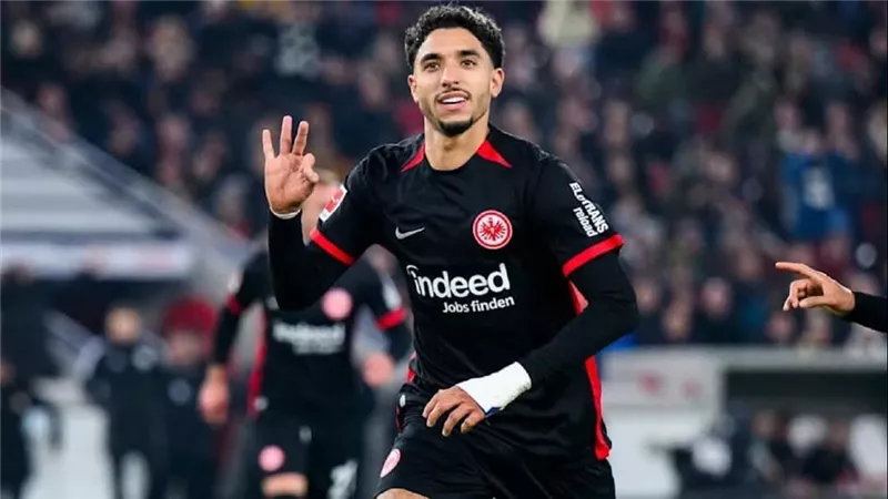 عمر مرموش يتألق ويحصد جائزة أفضل لاعب بالدوري الألماني لشهر نوفمبر 