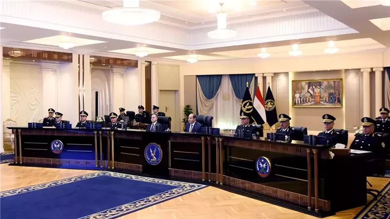 الرئيس السيسي يتابع الطلاب المتقدمين للالتحاق بكلية الشرطة