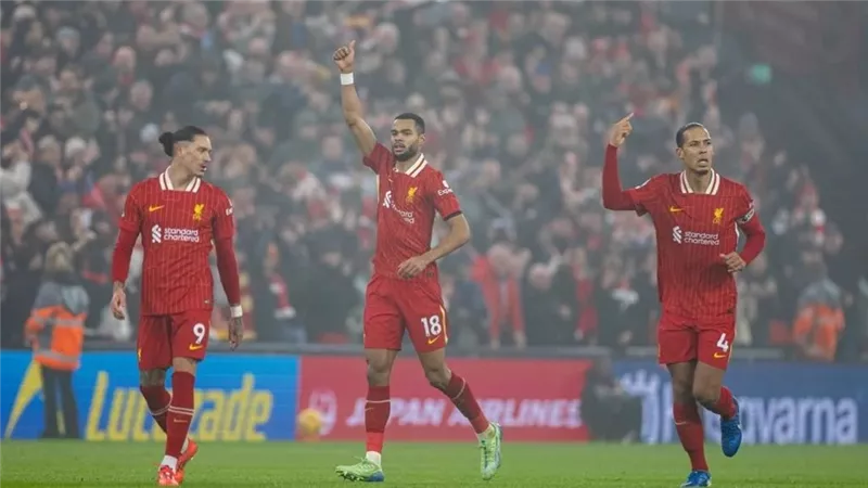 ليفربول يقلب الطاولة على ليستر سيتي ويعزز صدارته للدوري الإنجليزي