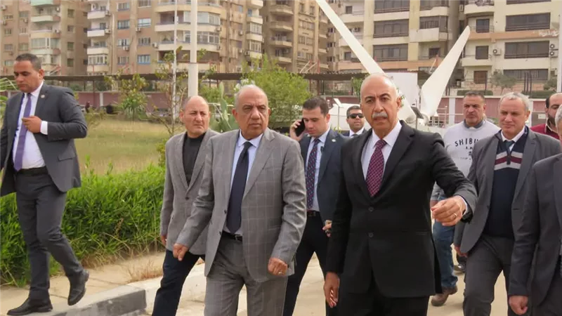 الكهرباء تستعرض الخطط المستقبلية للطاقات المتجددة حتى عام 2030
