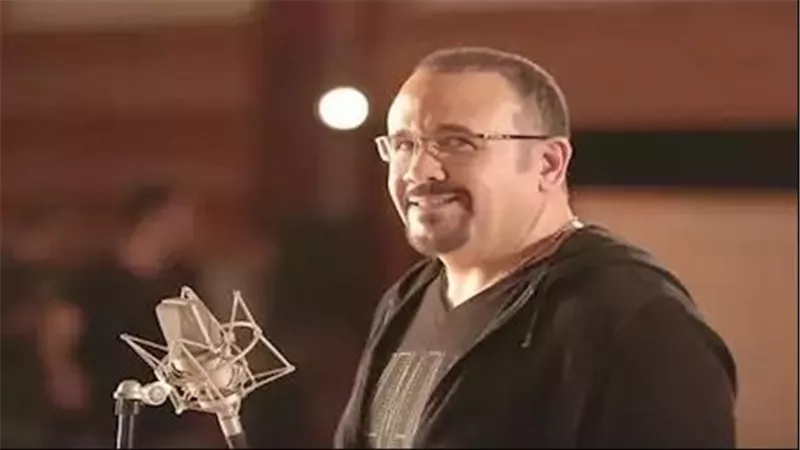آخرهم هشام عباس.. متى يؤدي التهاب الحنجرة إلى فقدان الصوت وصعوبة الكلام؟