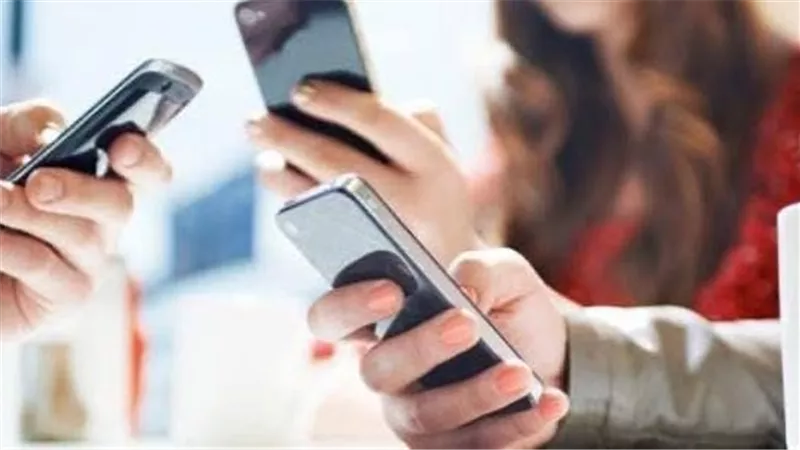 أسباب أرتفاع أسعار الهواتف المحمولة بالسوق المحلي