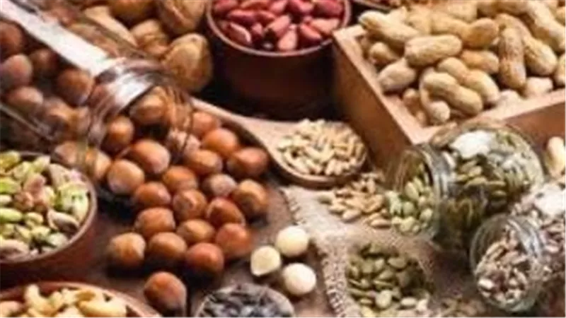 فوائد المكسرات وأهميتها لصحة مرضى القلب والسكري