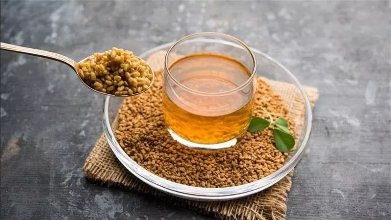 فوائد الحلبة بالعسل: كيف يحميك هذا المزيج من الجلطات ويحسن صحتك؟