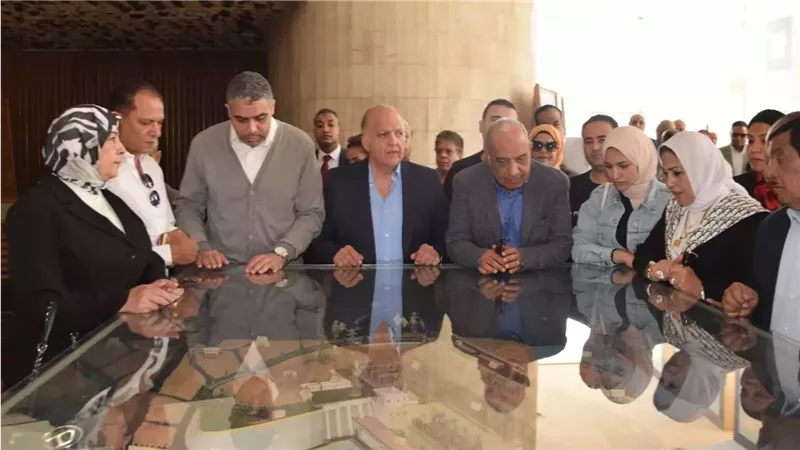 وزير الكهرباء: ليس لدينا مشكلة فى القدرات الكهربائية ولدينا ما يكفي