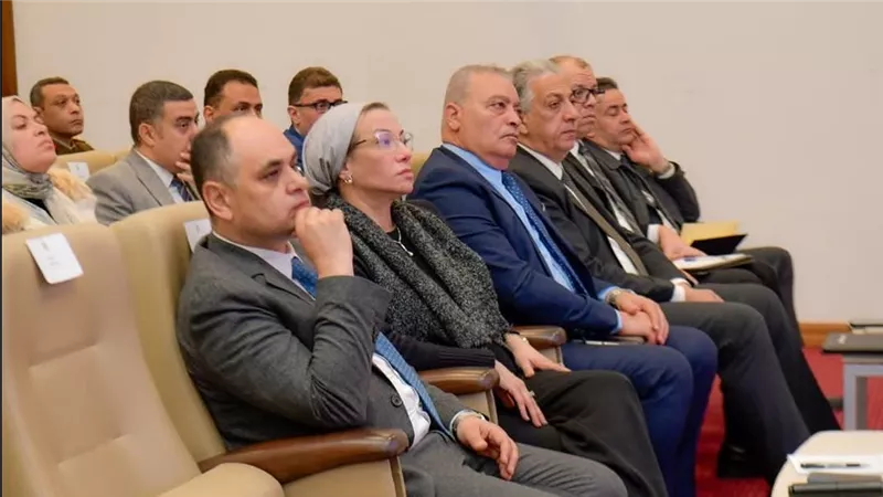 وزيرة البيئة تناقش مخرجات تقرير الشفافية الأول لمصر (1BTR)