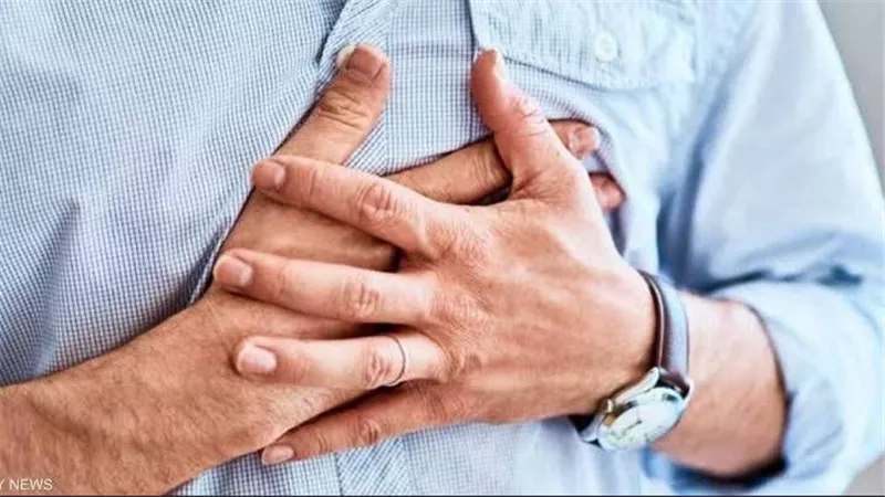 7 أطعمة تجنبها بعد العاشرة مساءً لتقليل الكوليسترول والحفاظ على صحتك