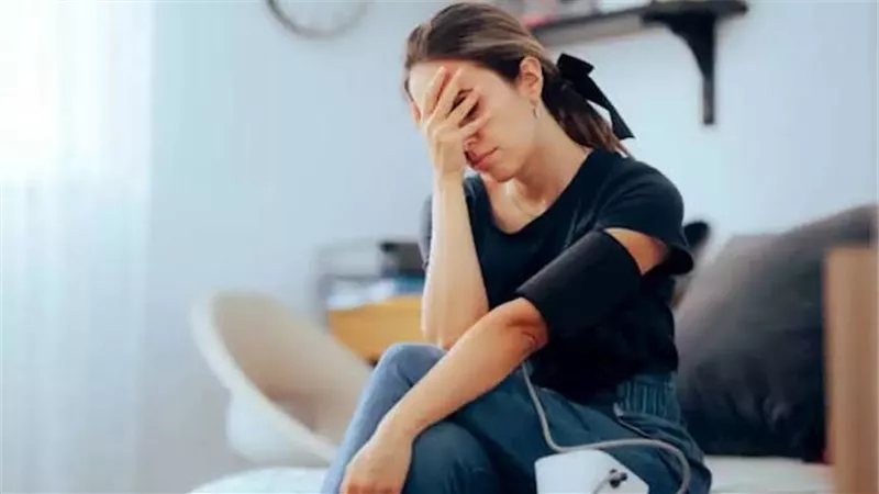حسام موافي يحذر من نقص الكورتيزون: أعراض خطيرة قد تتطلب تدخلاً عاجلاً