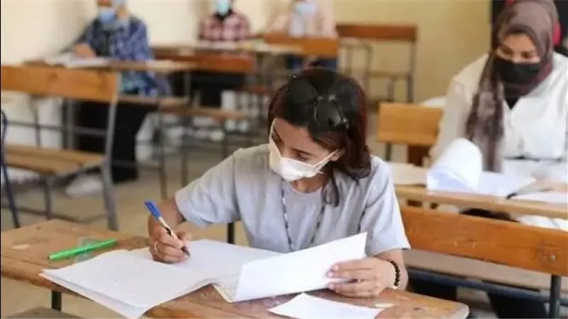 ما بين الفوائد والمخاطر.. تأثير نظام البكالوريا على طلاب الثانوية
