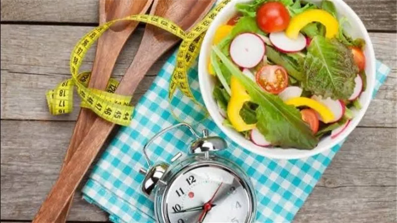 اكتشف عدد ساعات الصيام المتقطع المثالية لفقدان الوزن وتحقيق نتائج صحية مذهلة