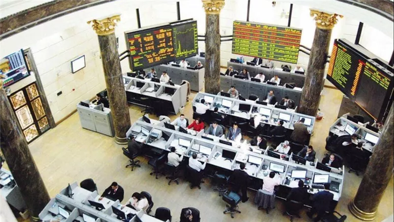 مؤشرات البورصة تتراجع بختام تعاملاتها.. بضغط من بيع المؤسسات الأجنبية