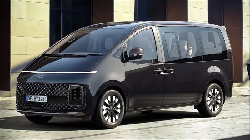 سيارة عائلية مميزة.. ما الذي تقدمه هيونداي ستاريا 2025 وأسعارها بالسعودية؟