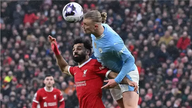 الصراع يشتعل بين محمد صلاح وهالاند على ترتيب هدافي الدوري الإنجليزي