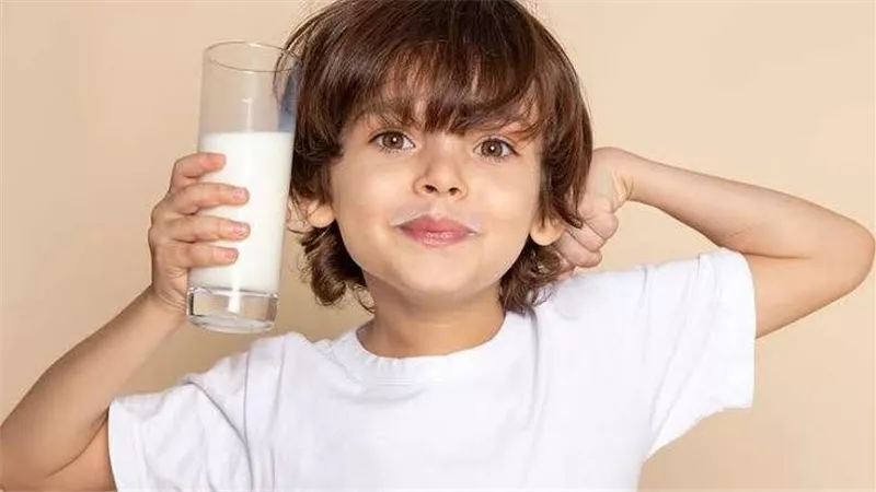 خطر نقص كالسيوم الدم على صحة أطفالك.. كيف تكتشفه مبكرًا؟