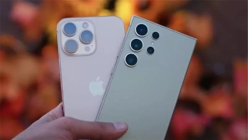 منافسة شرسة بين سامسونج وأبل.. GalaxyS25 Ultra في مواجهة iPhone16 Pro Max