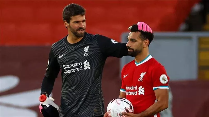 أليسون بيكر يتحدث عن أهمية محمد صلاح مع نادى ليفربول 