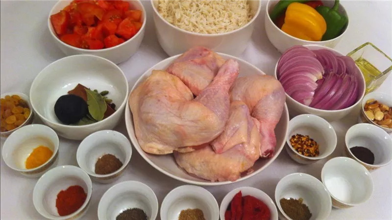أفضل طرق لتتبيل صدور الدجاج.. نكهات التندوري واليونانية في الصدارة