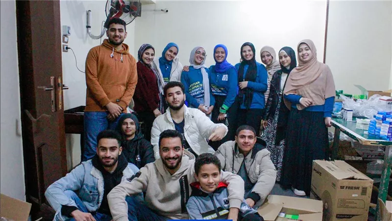 طلاب صيدلة بالجامعة المصرية الروسية تنظم قافلة طبية شاملة بالشرقية