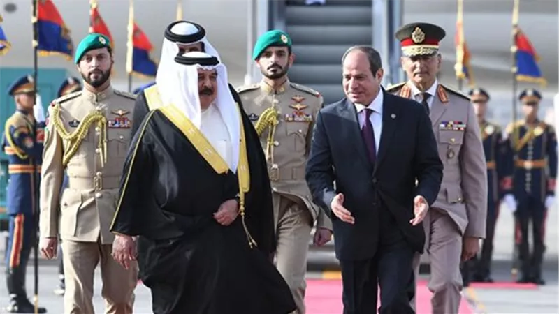 الرئيس السيسي وملك البحرين يؤكدان عمق وقوة العلاقات بين البلدين
