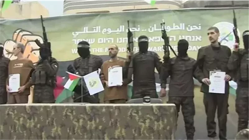 نتنياهو يصف تسليم الرهائن بالمشهد الفظيع ولن يمر مرور الكرام