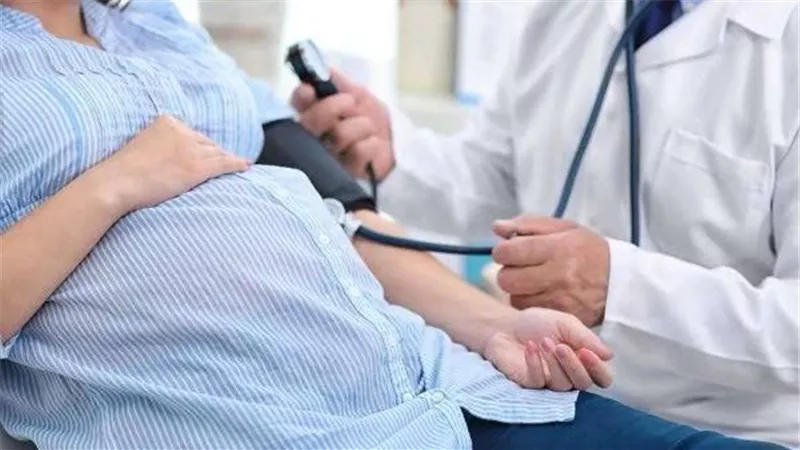 الفحوصات الجينية خلال الحمل.. أهميتها والوقت المناسب لإجرائها