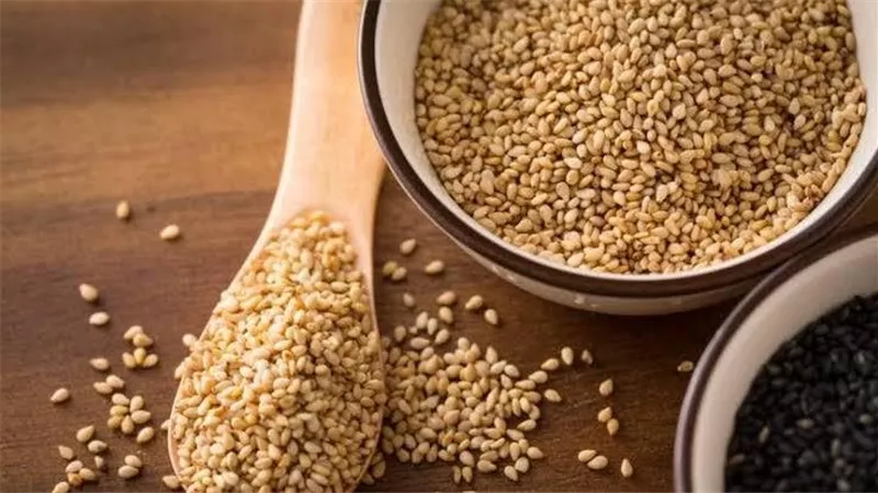 تحسن الهضم وتقي من الأمراض.. فوائد مذهلة لبذور السمسم