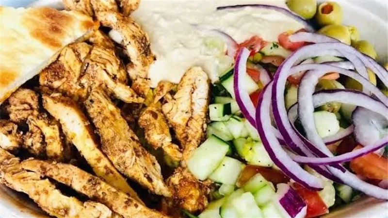 طريقة تحضير سلطة الشاورما باللحم.. وجبة صحية ولذيذة وسريعة التحضير