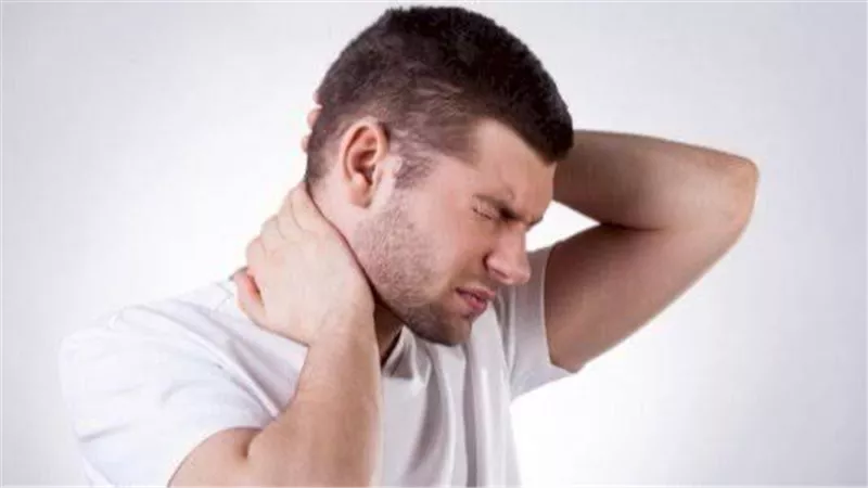 مكونات طبيعية لوصفة فعالة تخلصك من آلام الرقبة والظهر بسرعة