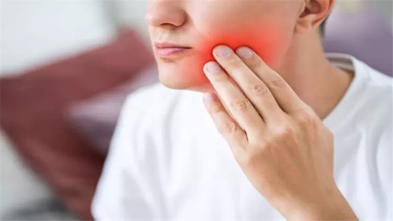 قبل خلع ضرس العقل: دليلك للعناية وما يجب تجنبه خلال 48 ساعة