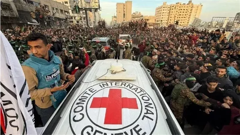 الاحتلال يتسلم رفات 4 محتجزين إسرائيليين من الصليب الأحمر