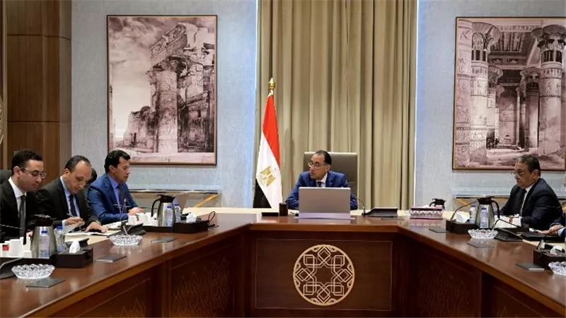رئيس الوزراء يؤكد الحرص على دعم الأنشطة الرياضية ويوجه بوضع آلية للأندية