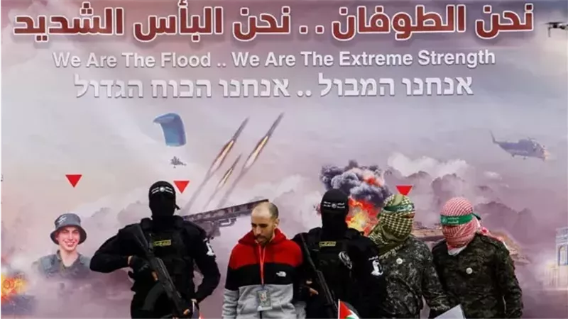إسرائيل تتسلم المحتجزين أوفيرا منجيستو وتال شوهام من الصليب الأحمر
