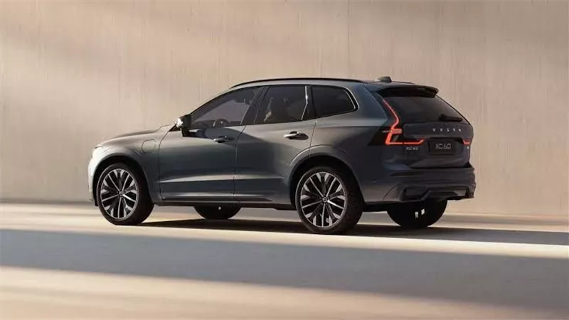 وحش الطرق بقوة 455 حصانًا.. فولفو تزيح الستار عن XC60 موديل 2026