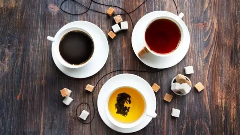 مخاطر مزج الشاي بالقهوة.. كيف يؤثر ذلك على صحتك؟