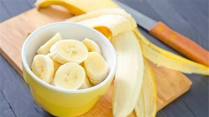 الموز من بينها.. تجنب هذه الأطعمة في السحور