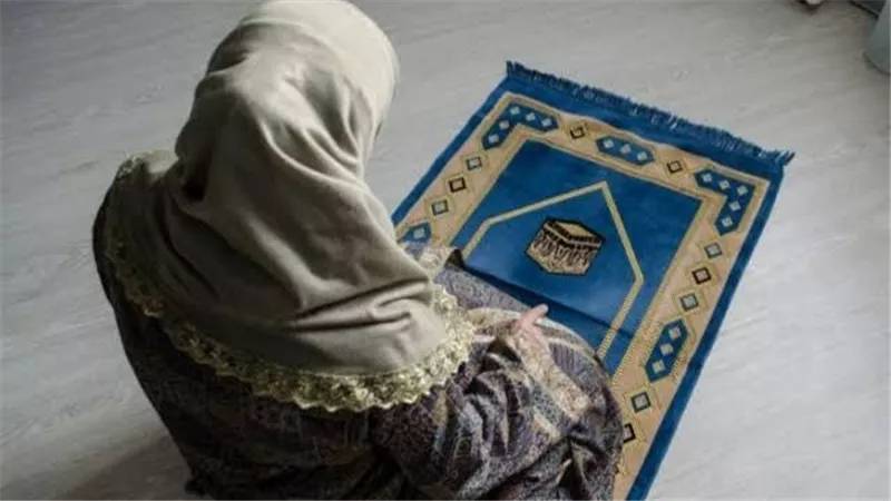 كيفية أداء صلاة التراويح في المنزل.. الإفتاء توضح الأحكام والشروط