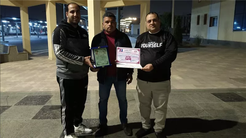 المركز العربي لحقوق الإنسان والمحكمين الدوليين يكرمان مدير موقف العاشر من رمضان