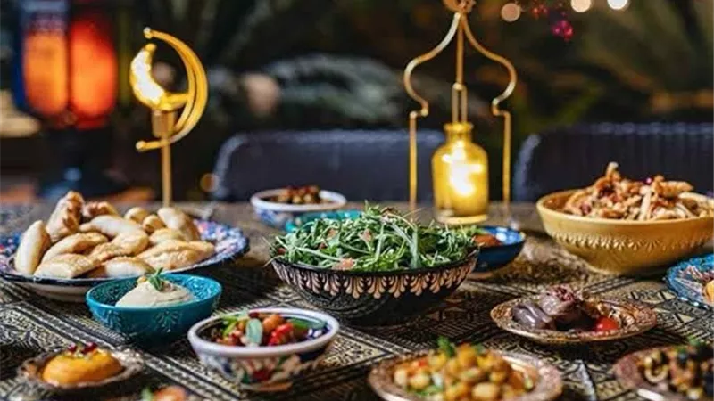 أفكار سحور ثاني يوم رمضان.. طبق بيض أومليت بالخضراوات وفول بالليمون 