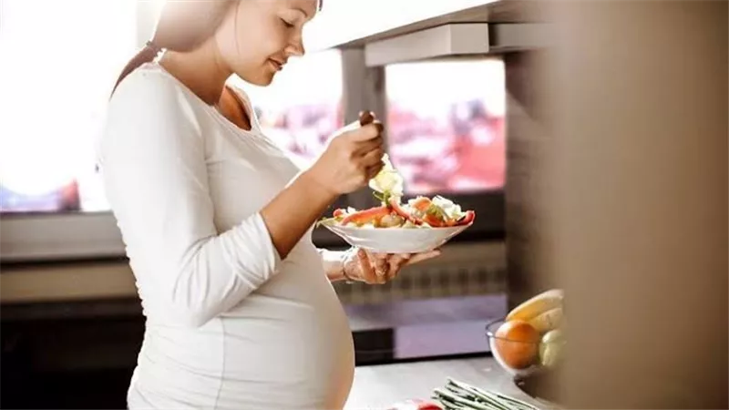 سحور صحي للحامل.. تغذية متكاملة للأم والجنين