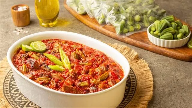 إفطار يوم 11 رمضان.. أسهل طريقة لتحضير طاجن البامية باللحم المفروم