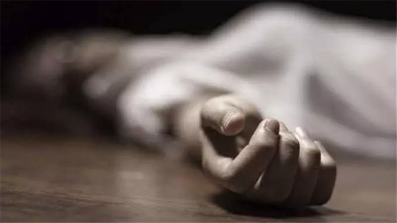 بعد وفاة طالبة.. خبير يوضح طرق التعامل مع الضغوط العاطفية والنفسية