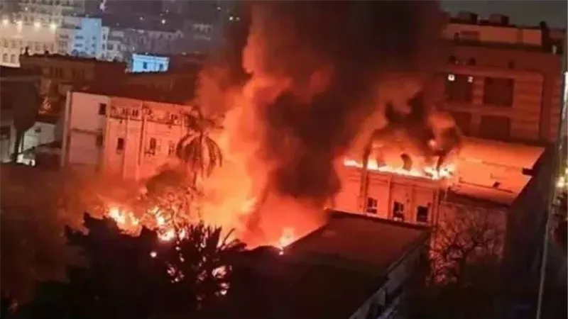 صابة 4 أشخاص في حريق مروع داخل كسارة بالدقهلية