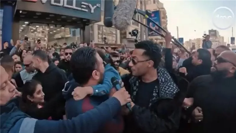 محمد رمضان يهدى مواطن جائزة بقيمة 100 ألف جنيه من مدفع رمضان