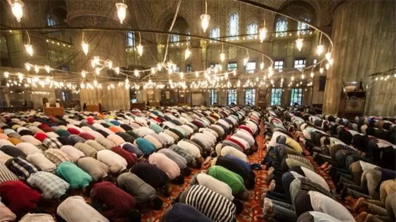 ما مقدار القراءة في صلاة التراويح؟.. تعرف على أقوال الفقهاء