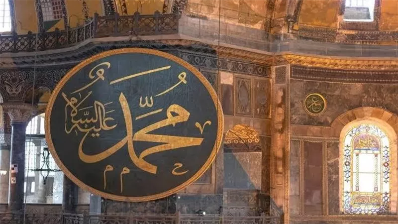 فضل الصلاة على النبي وكيفية محبته في حياة المسلم.. تعرف عليها 