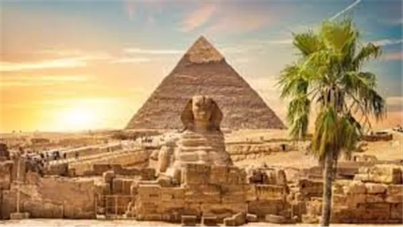 تتمتع بسطوع الشمس.. بريطانيا تتغنى بوجهة مصر السياحية المثالية